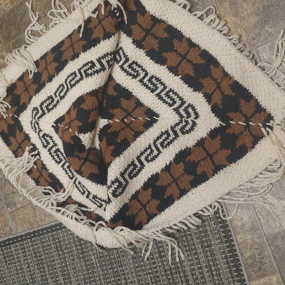 100% Wool overhead shawl Rebozo cape Mexico... Boho One Sz. Fits most - Picture 11 of 14